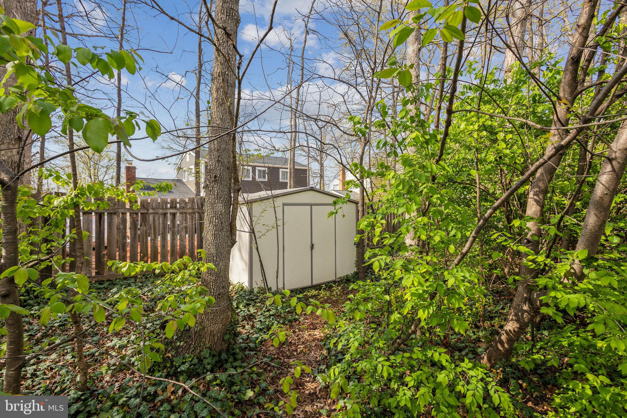 POINT OF WOODS - Residential