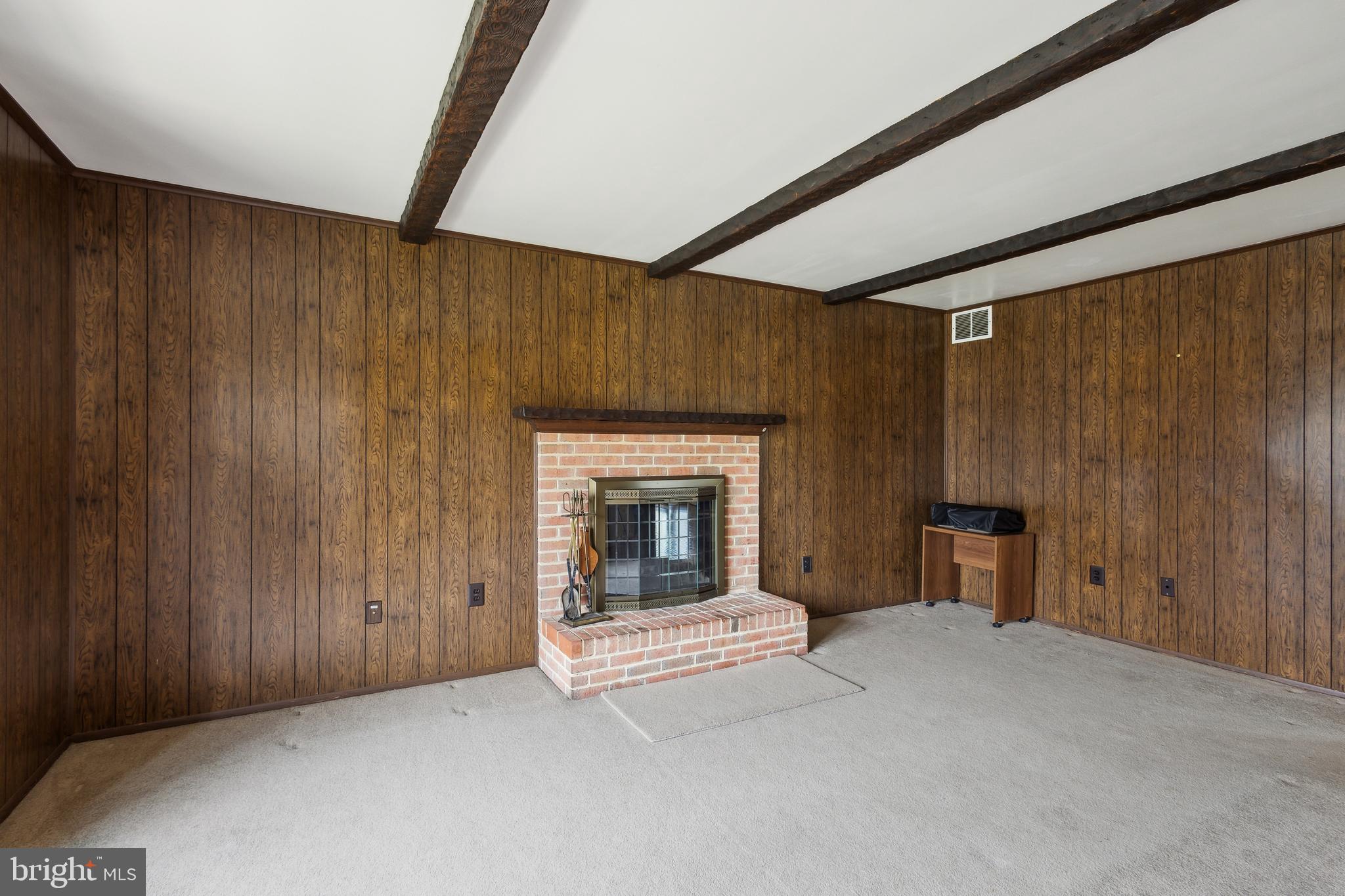 POINT OF WOODS - Residential