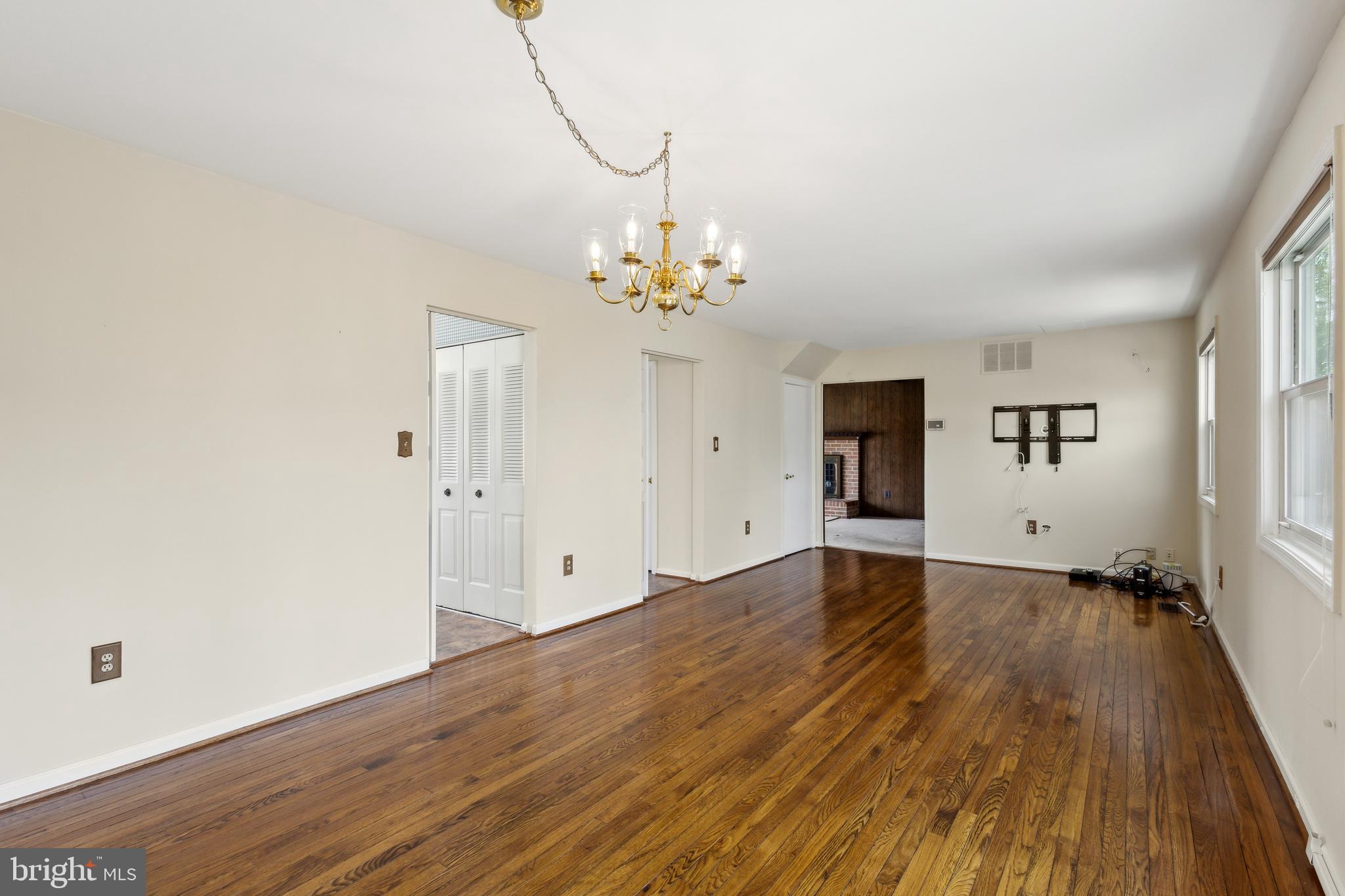 POINT OF WOODS - Residential