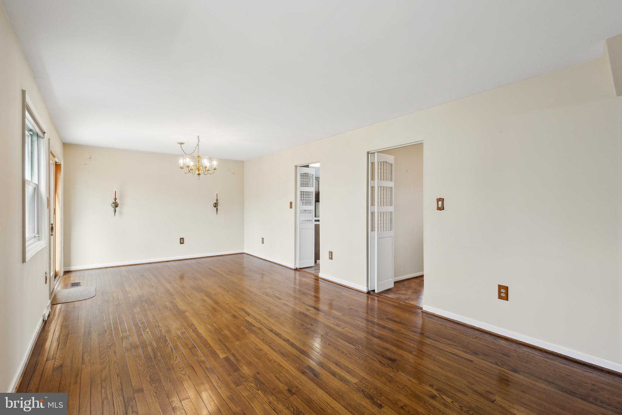 POINT OF WOODS - Residential