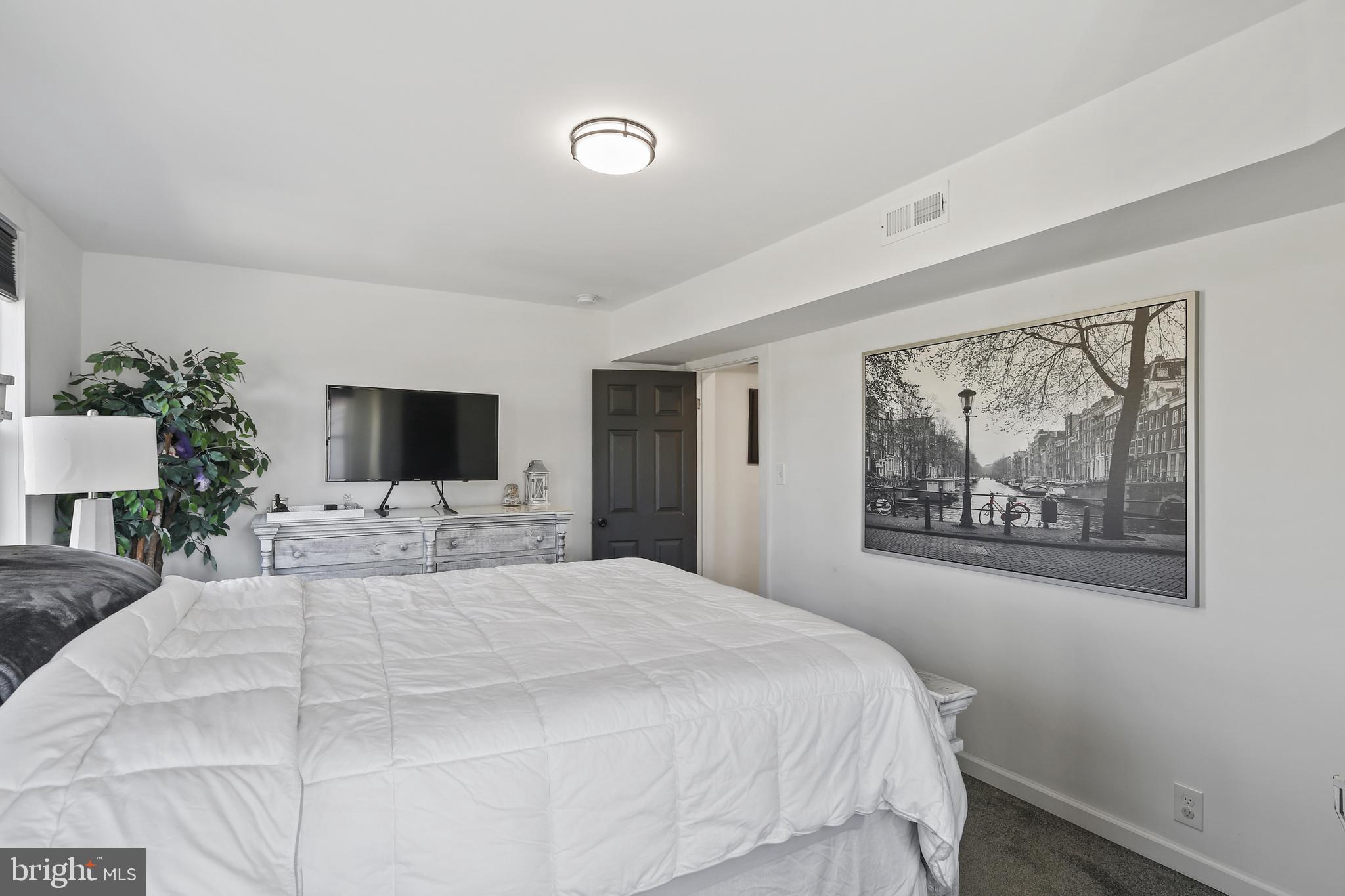 WILSON HEIGHTS - Residential