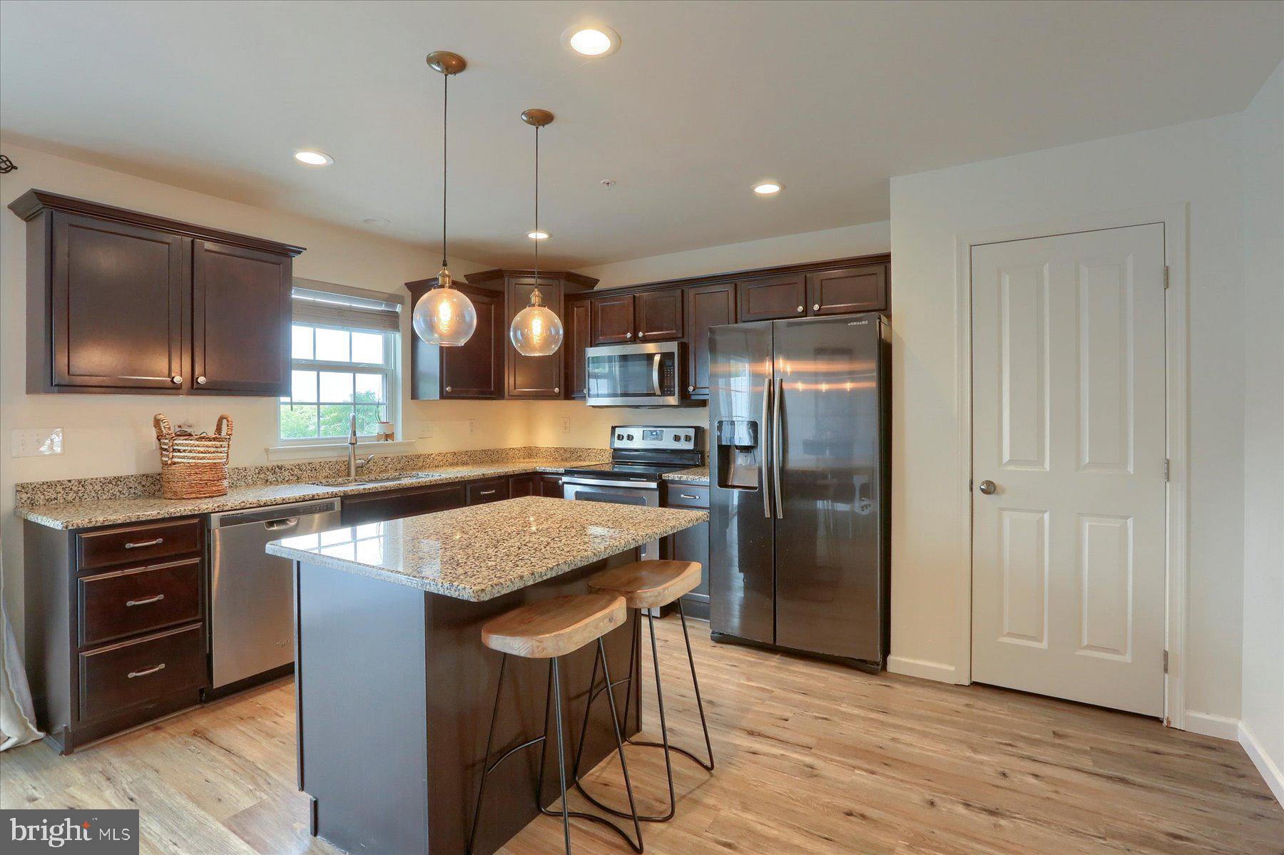 LAUREL RIDGE ESTATES - Residential