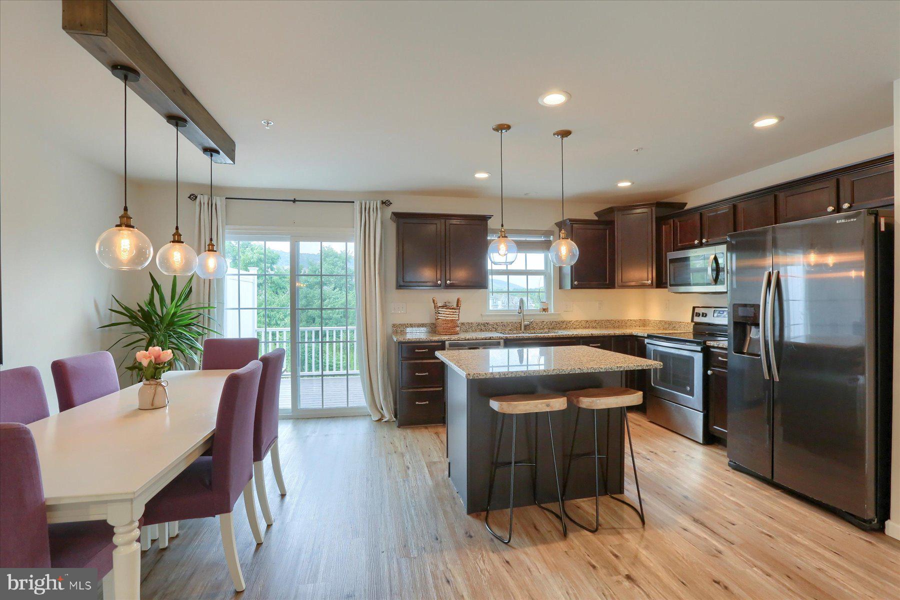 LAUREL RIDGE ESTATES - Residential