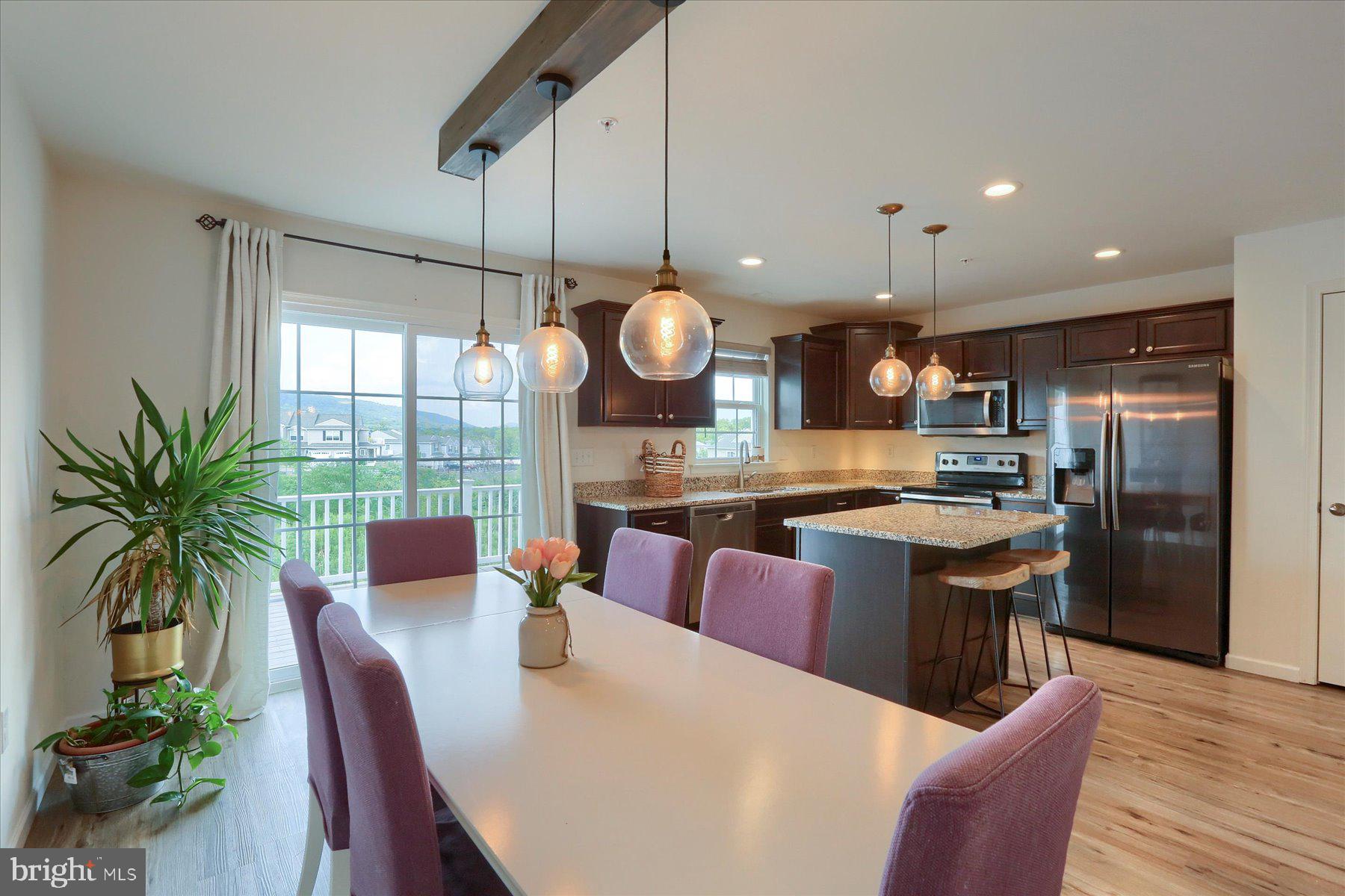 LAUREL RIDGE ESTATES - Residential