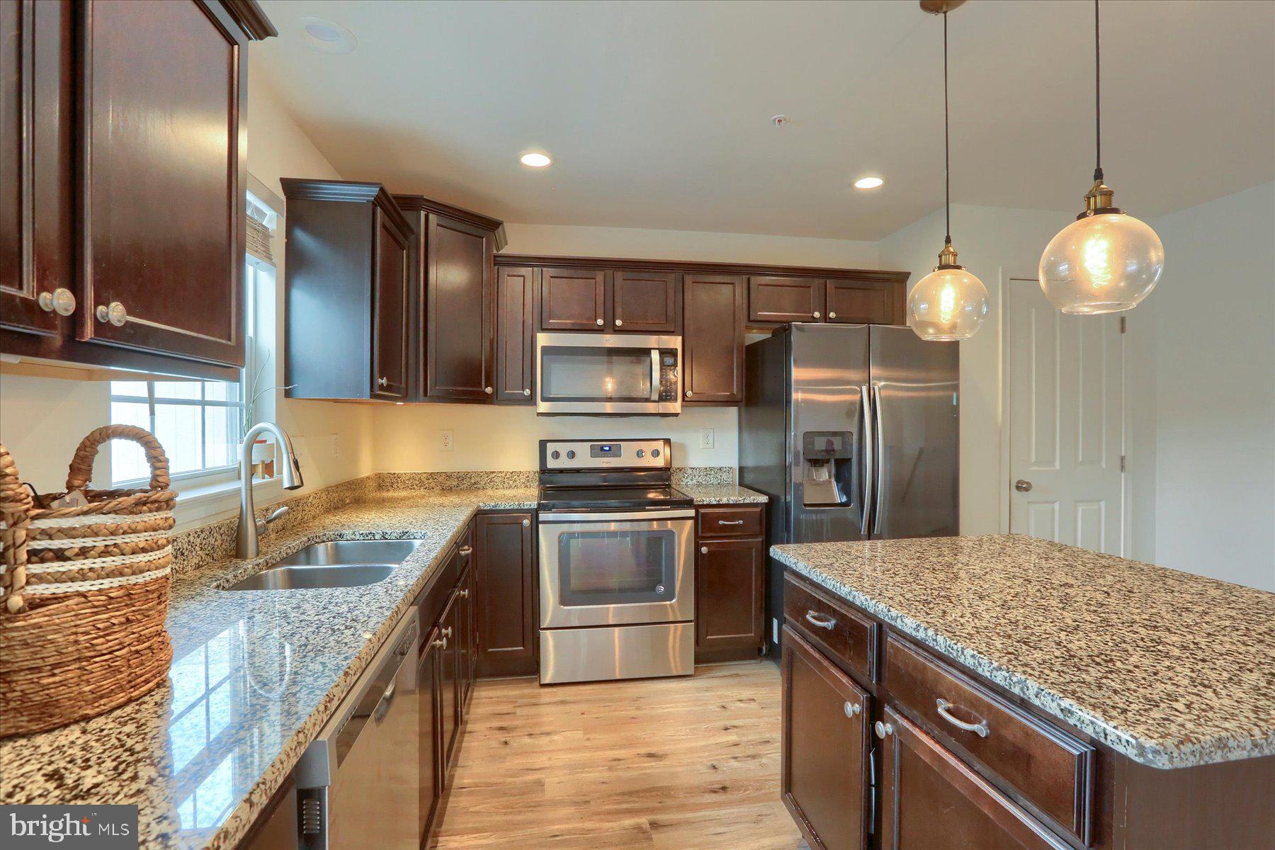 LAUREL RIDGE ESTATES - Residential