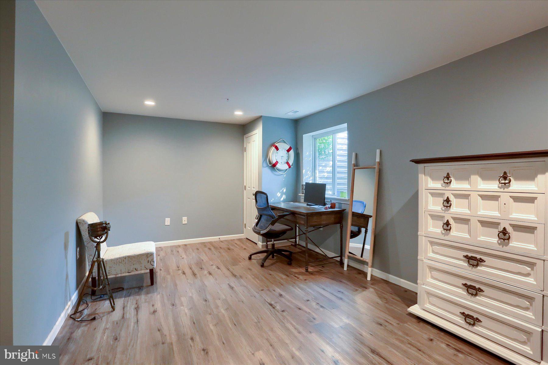 LAUREL RIDGE ESTATES - Residential