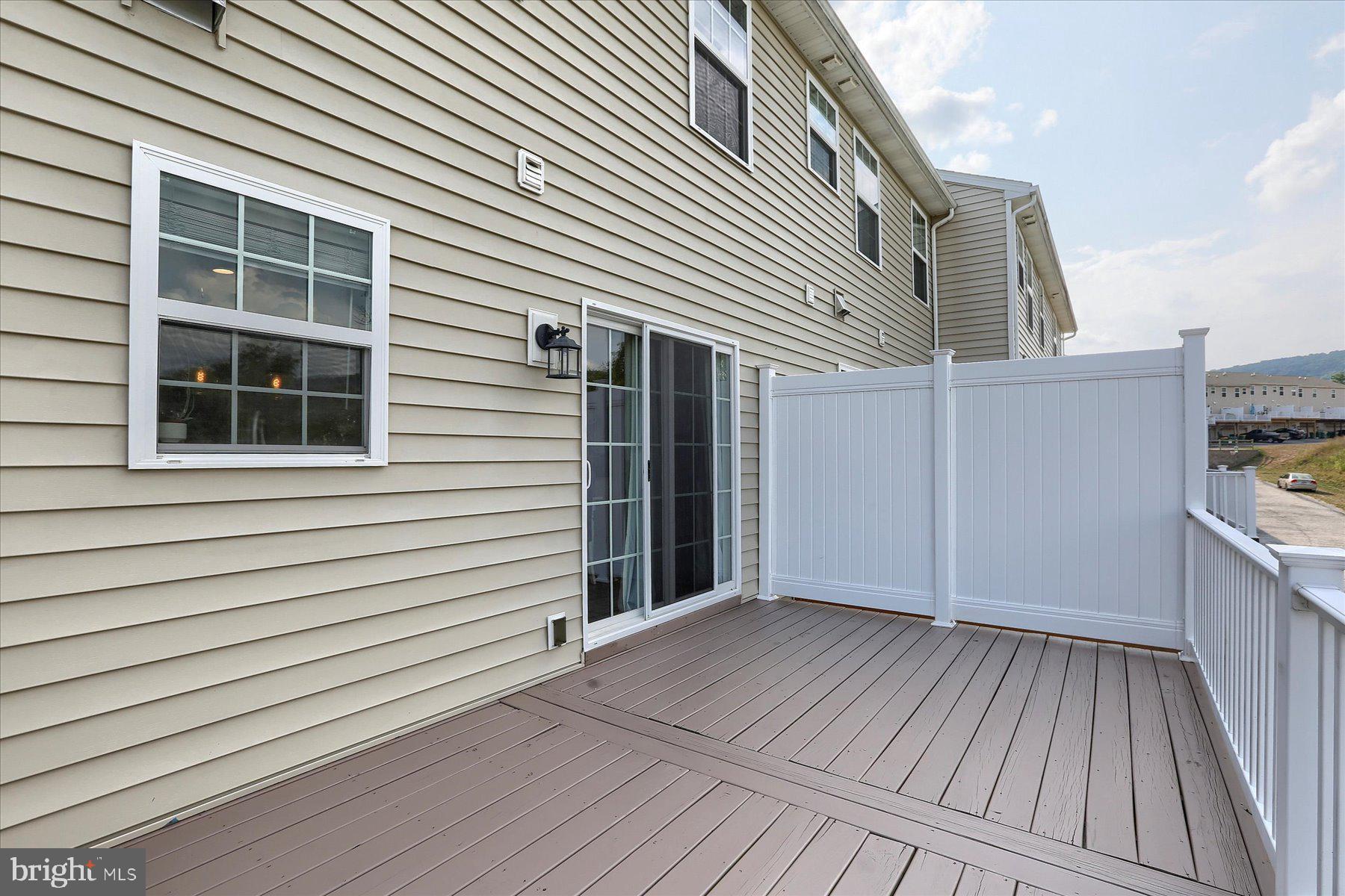 LAUREL RIDGE ESTATES - Residential