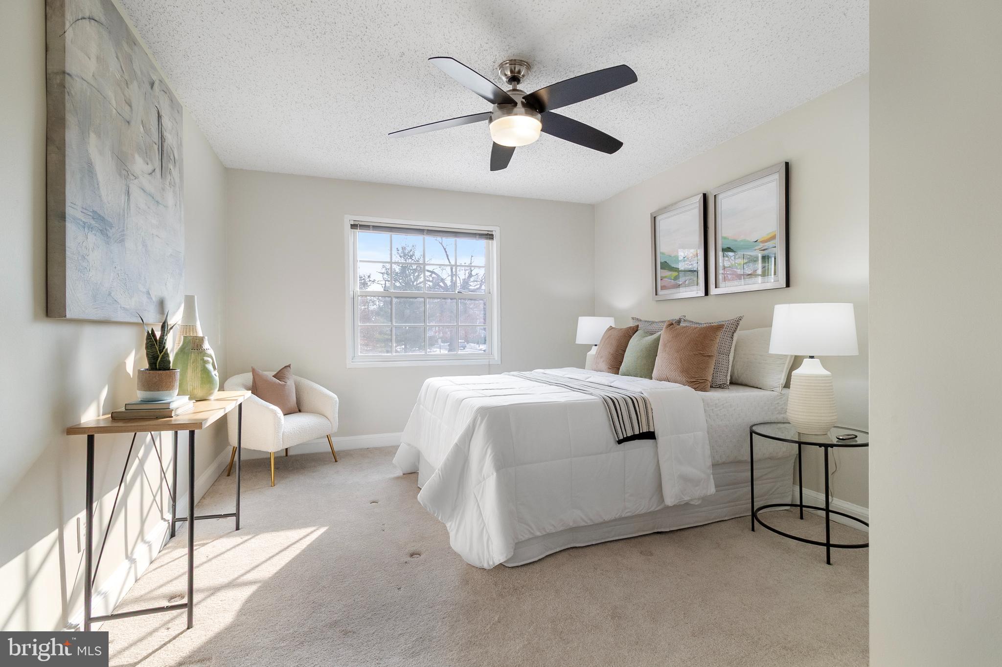 1602 W ABINGDON DRIVE 201