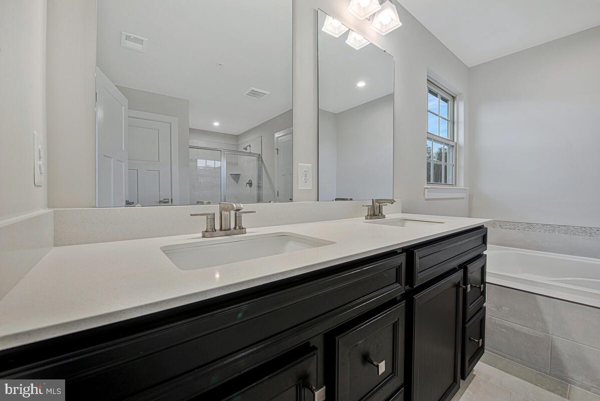 CANTER CREEK - Residential