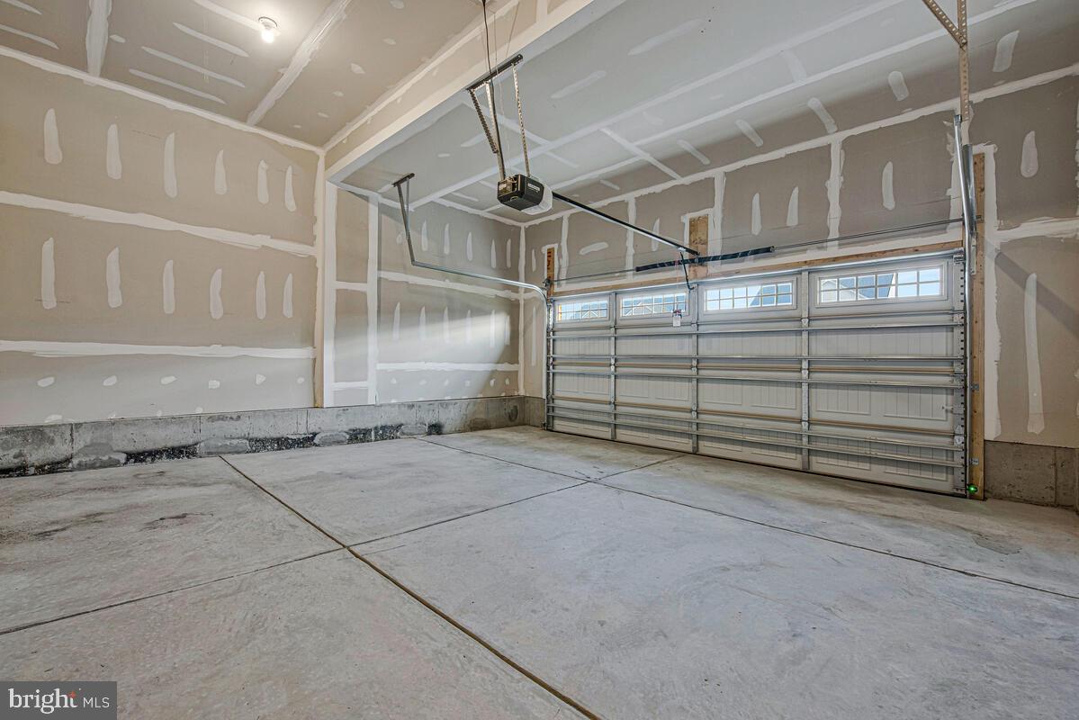 CANTER CREEK - Residential