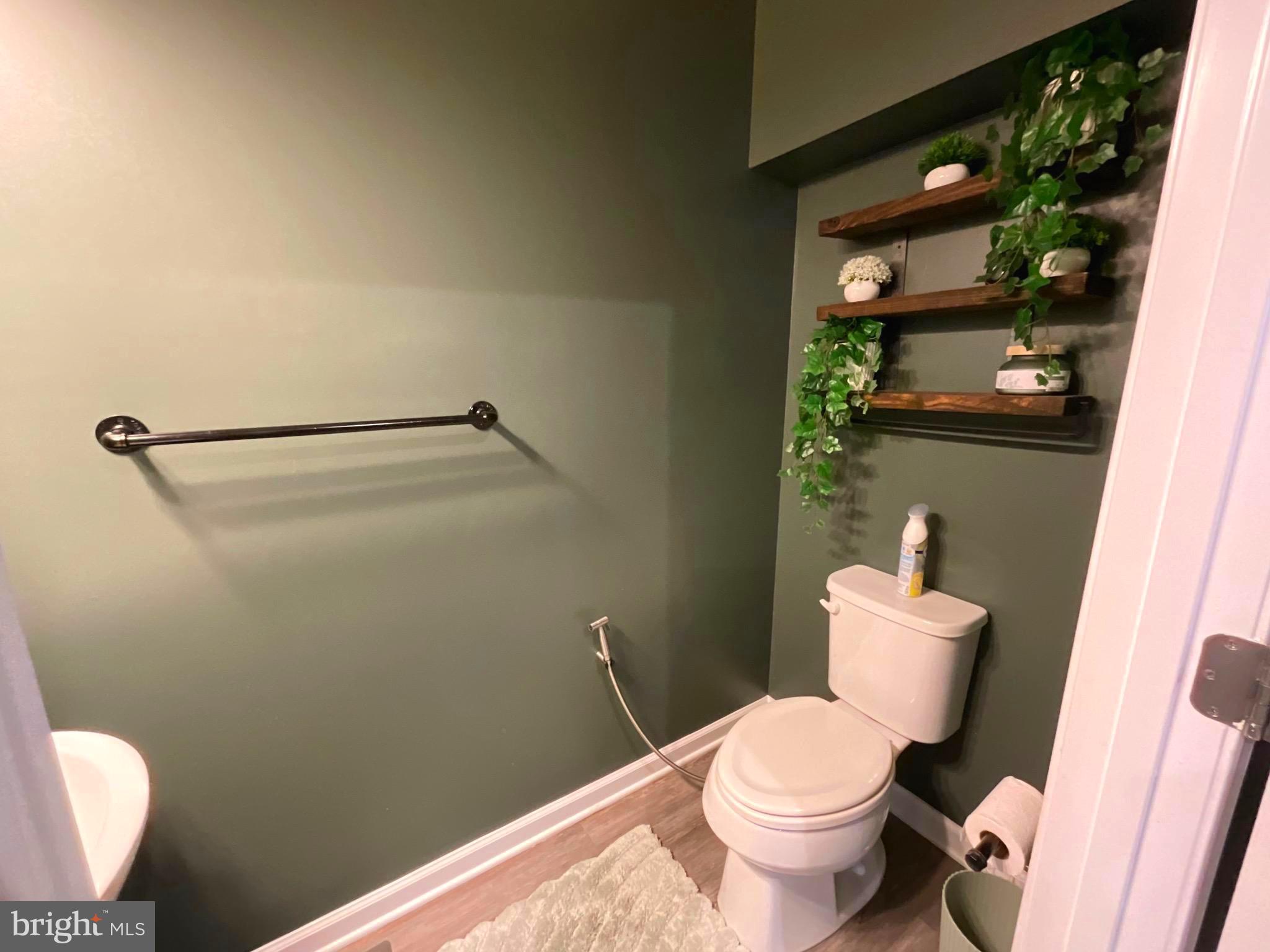 THE VILLAGE AT COURTHOUSE COMMONS - Residential Lease