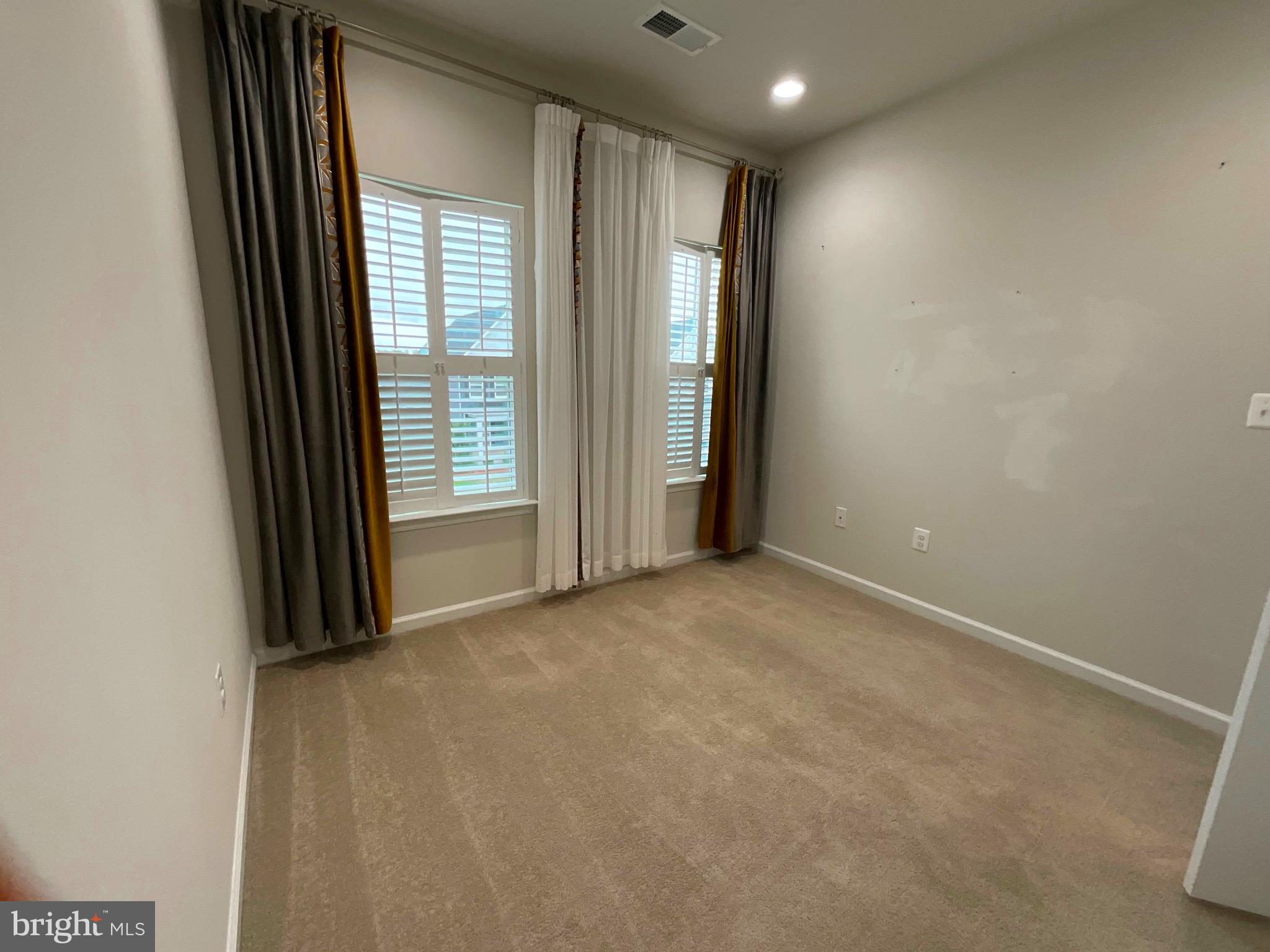 THE VILLAGE AT COURTHOUSE COMMONS - Residential Lease