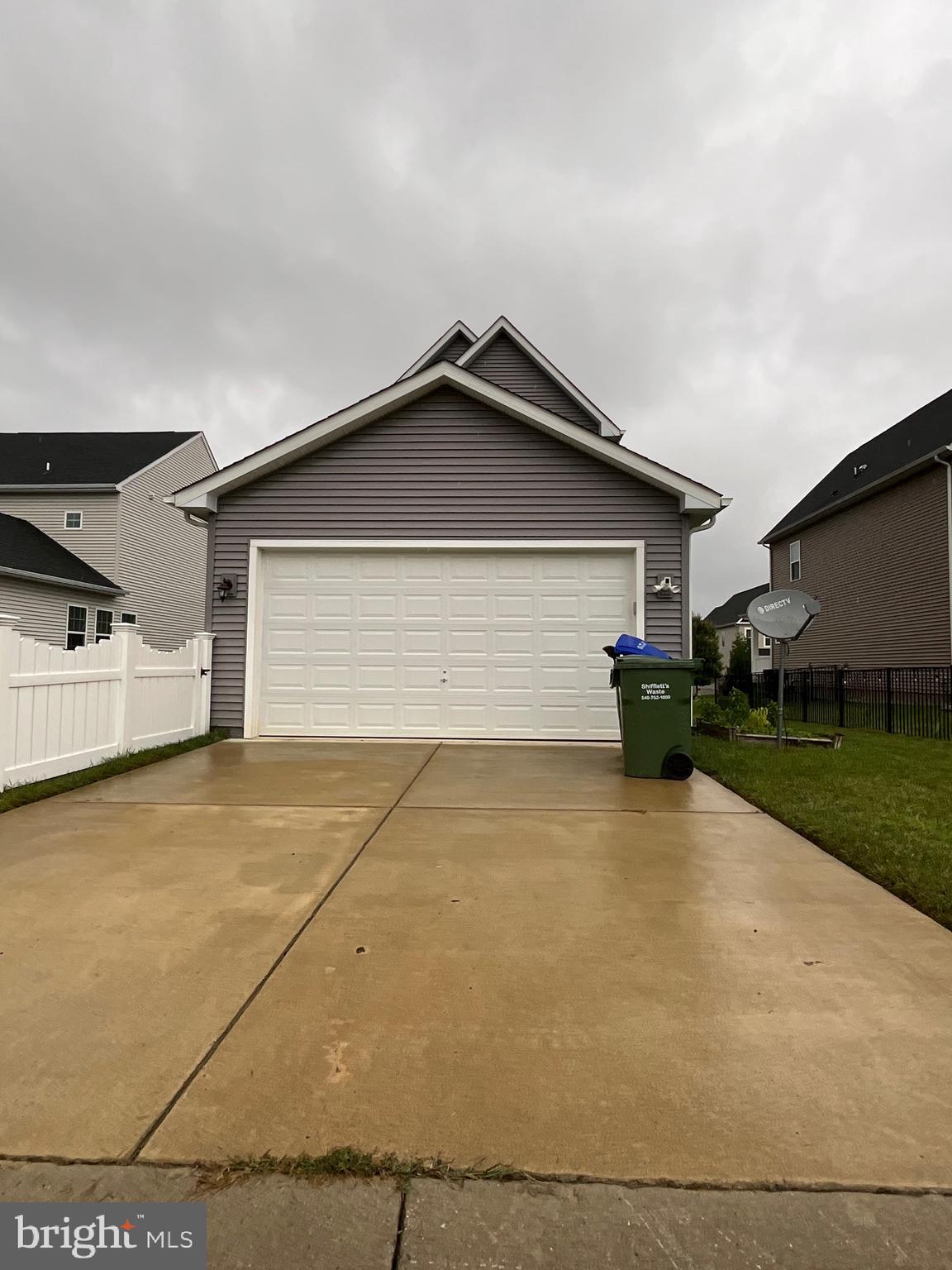 THE VILLAGE AT COURTHOUSE COMMONS - Residential Lease