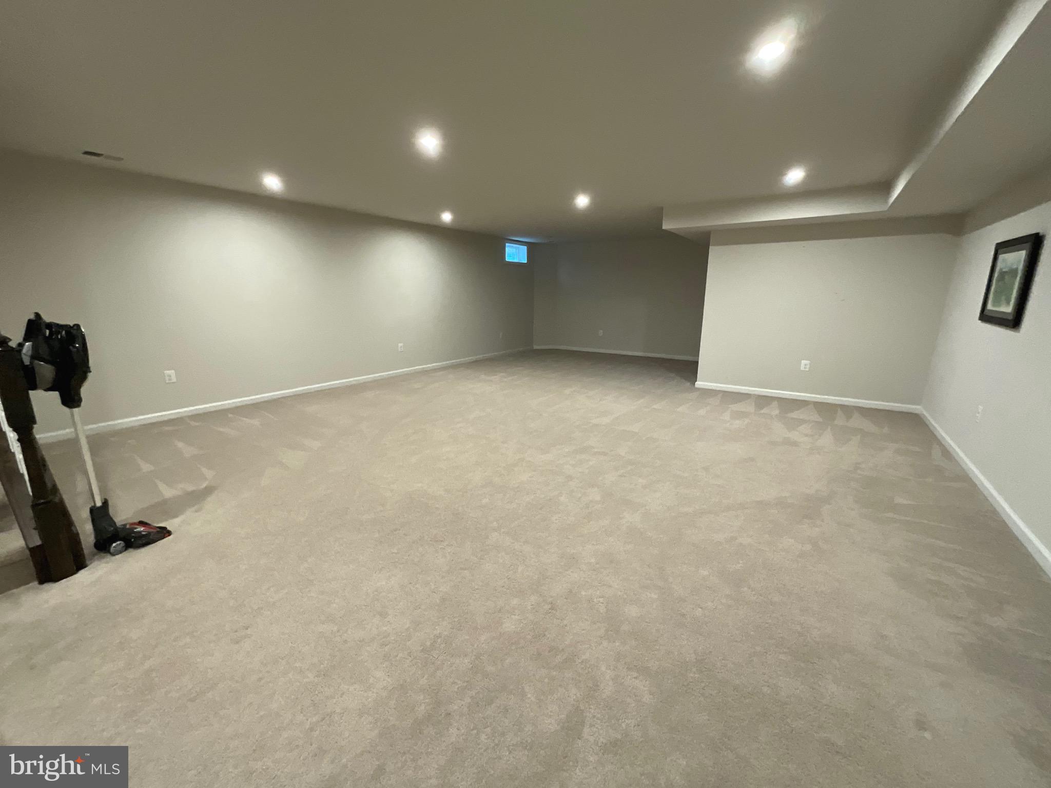 THE VILLAGE AT COURTHOUSE COMMONS - Residential Lease