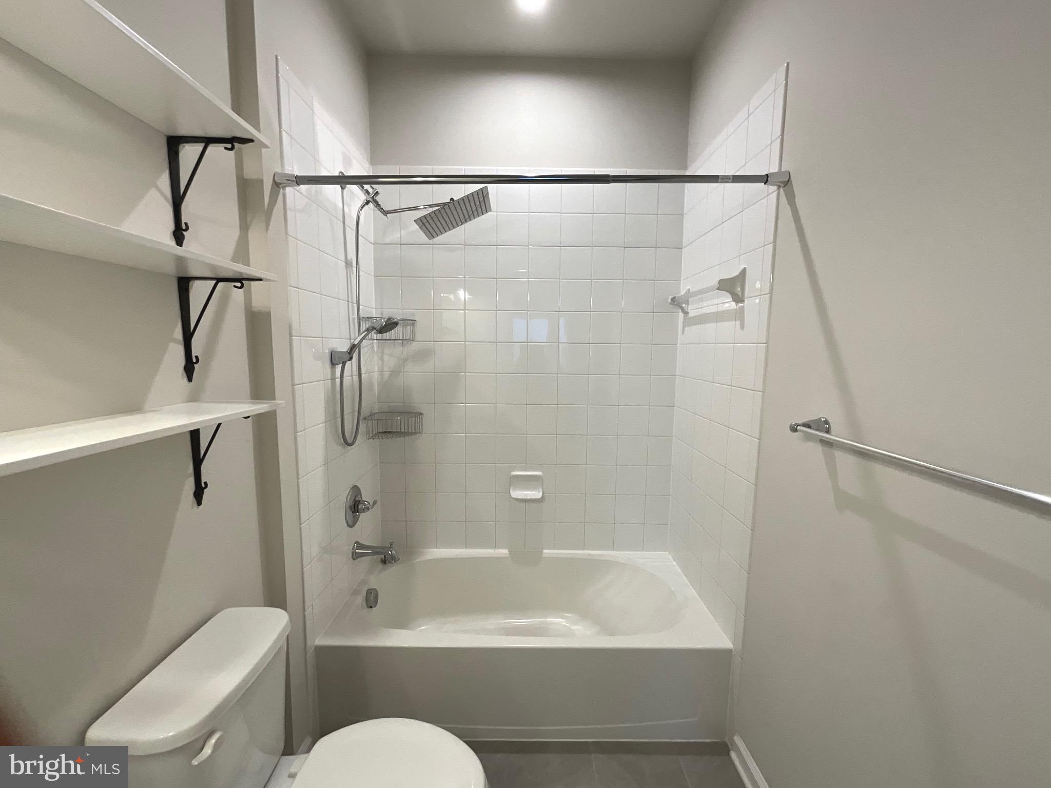 THE VILLAGE AT COURTHOUSE COMMONS - Residential Lease