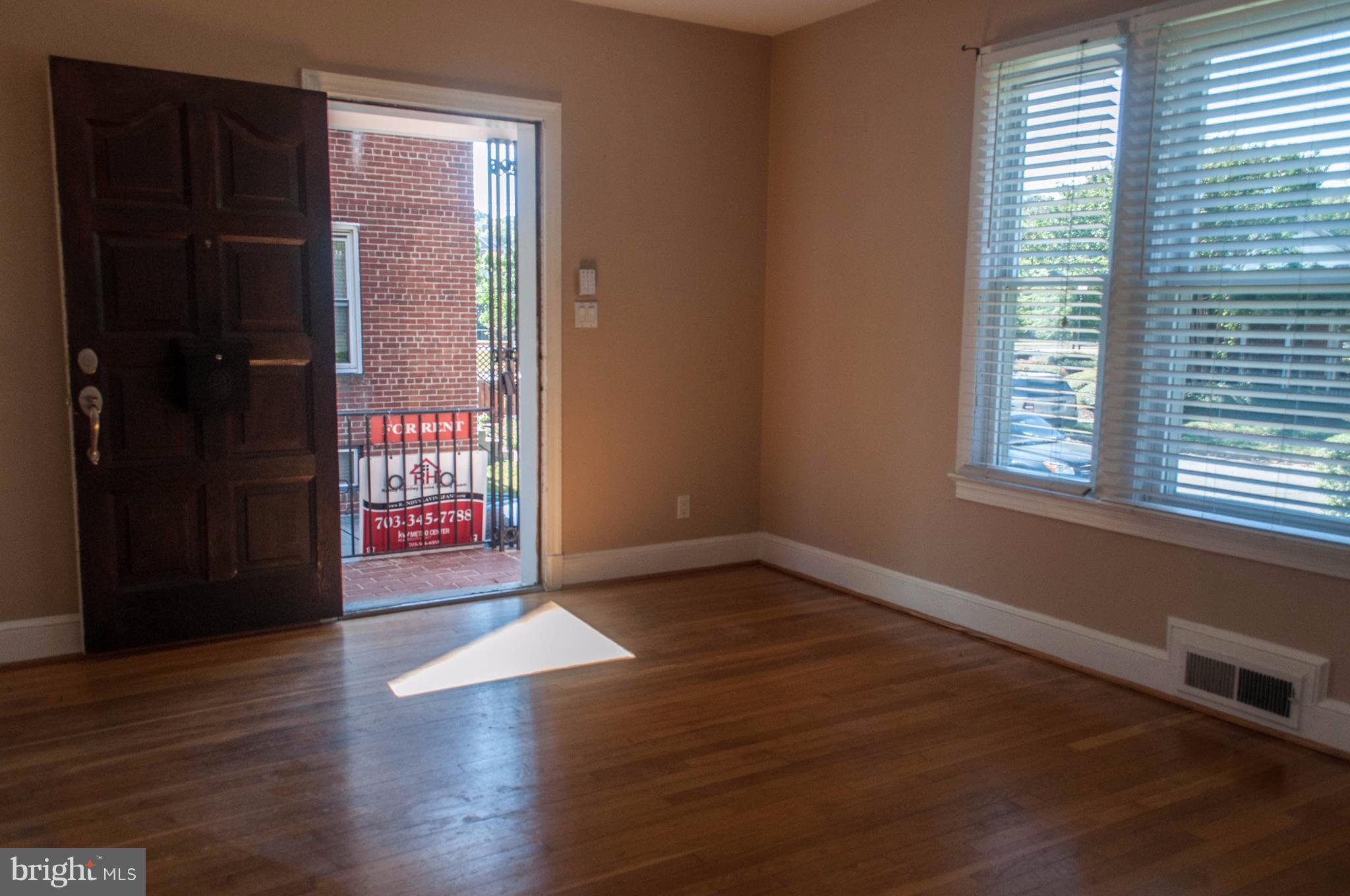 LONG BRANCH PARK - Residential Lease