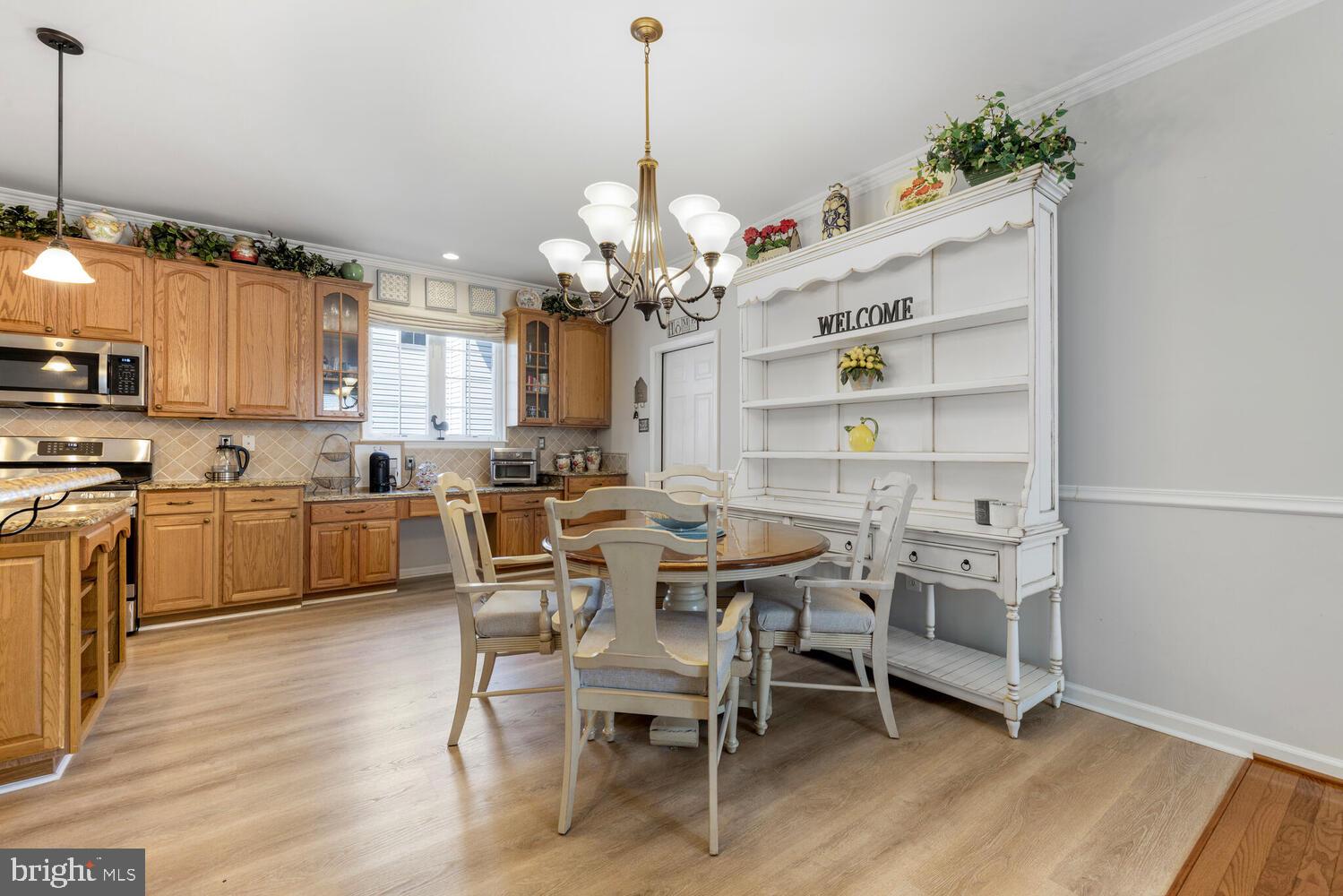9693 ROYAL CREST CIRCLE