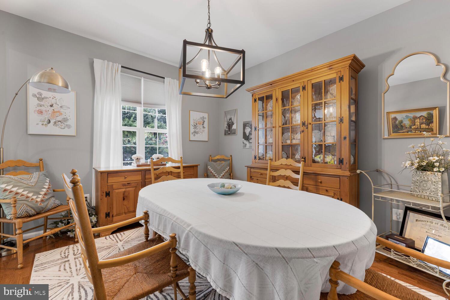 9693 ROYAL CREST CIRCLE