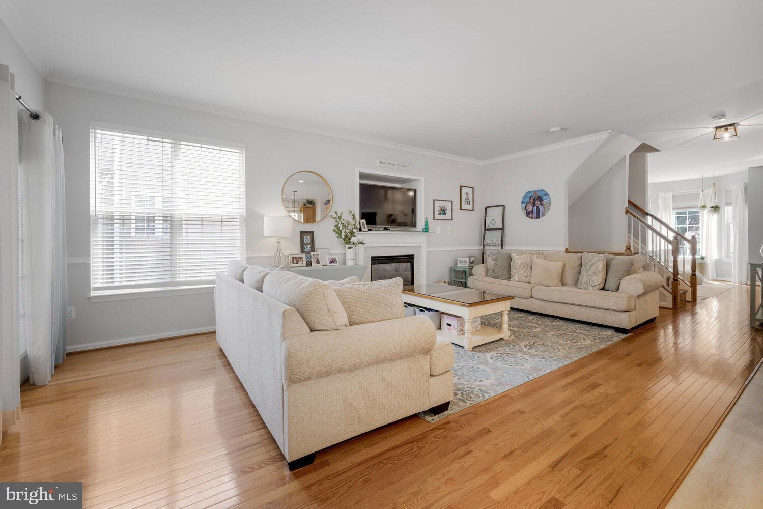 9693 ROYAL CREST CIRCLE
