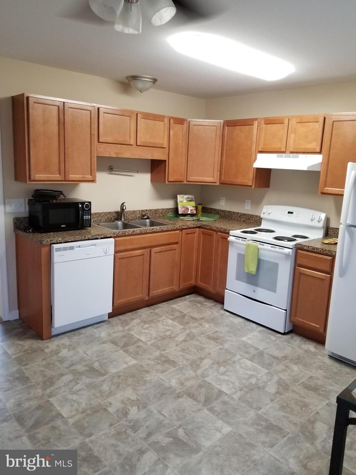 COVENTRY CREEK - Residential Lease