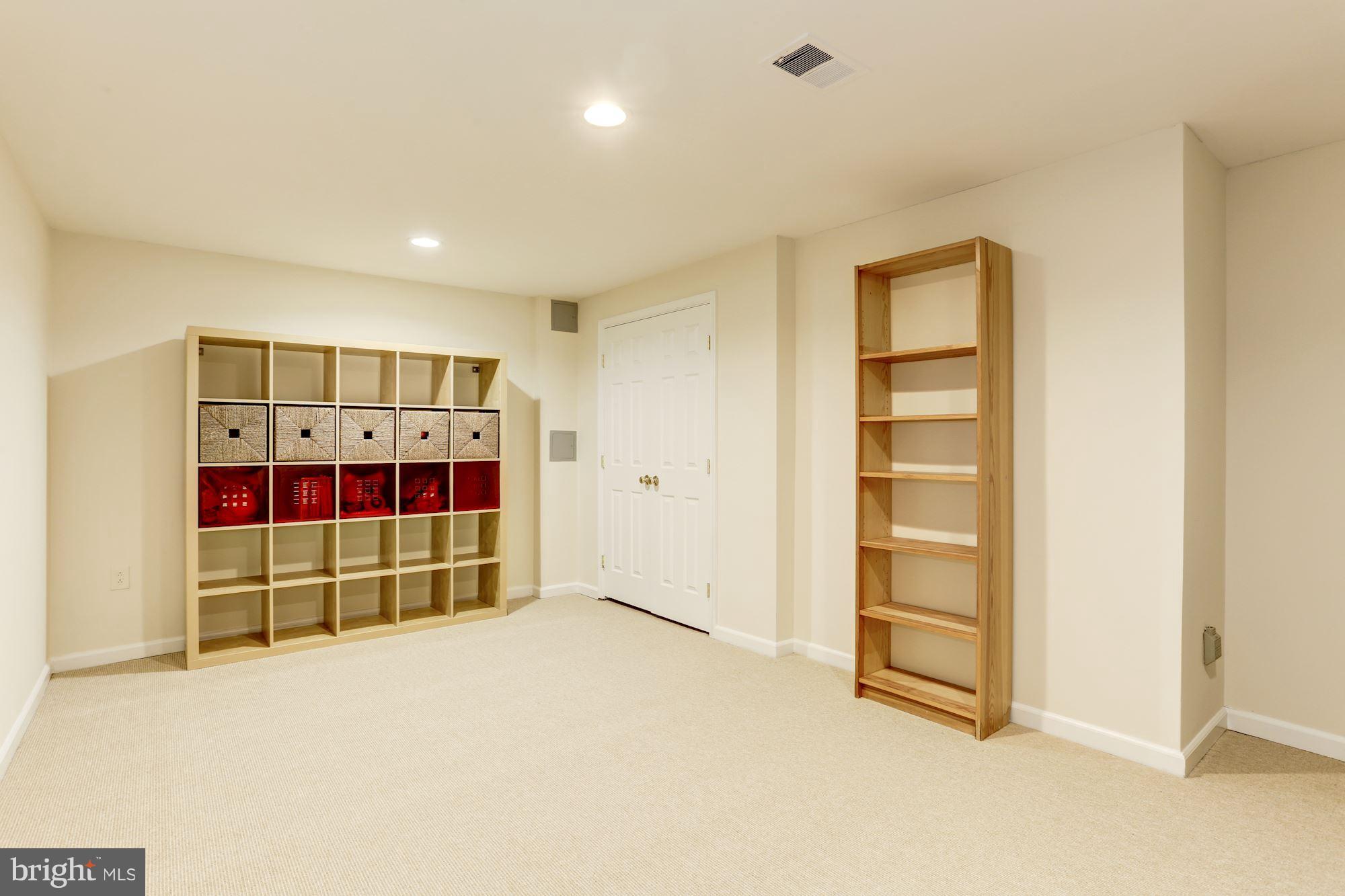 VIRGINIA VILLAGE - Residential