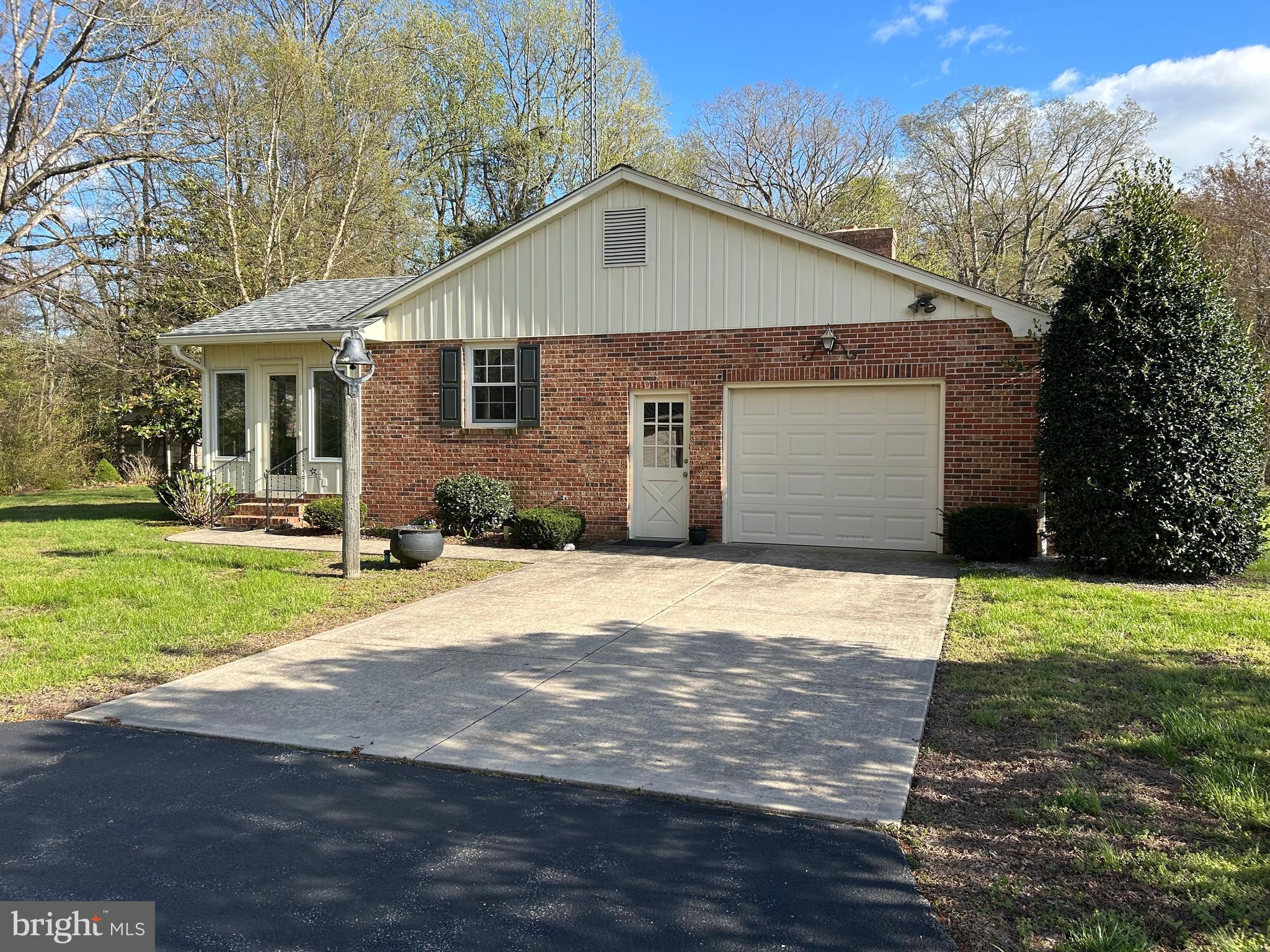 5489 CEDAR NECK ROAD