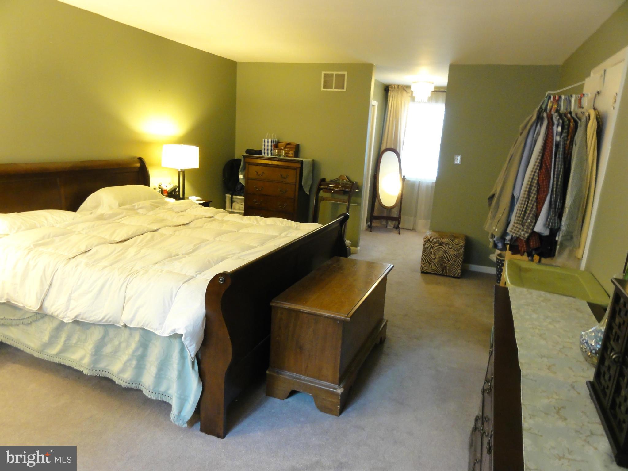 FOX CHASE - Residential