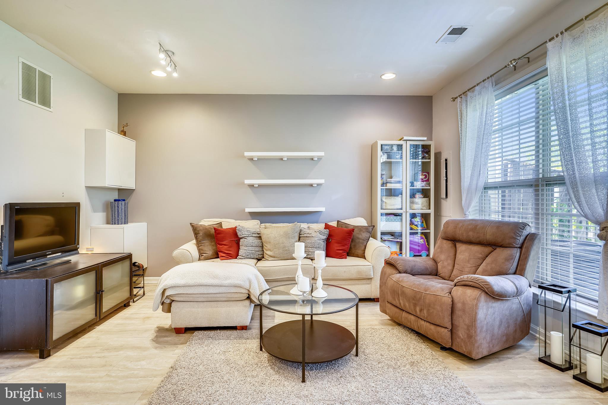 PORT POTOMAC - Residential