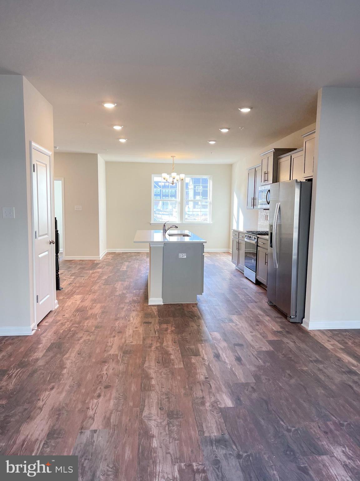 WESTVIEW SOUTH - Residential Lease