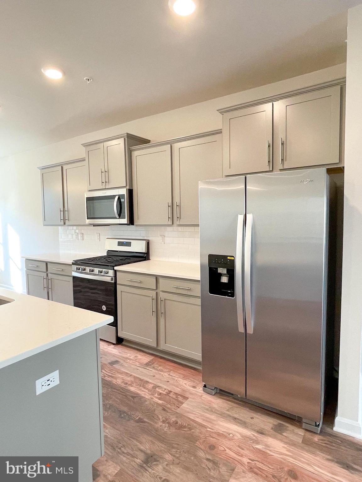 WESTVIEW SOUTH - Residential Lease