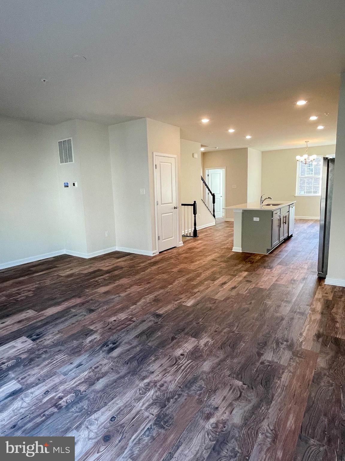 WESTVIEW SOUTH - Residential Lease