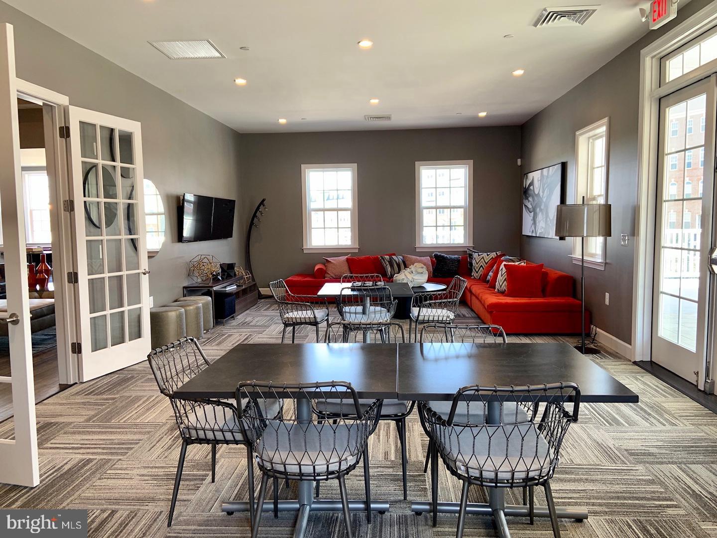 WESTVIEW SOUTH - Residential Lease