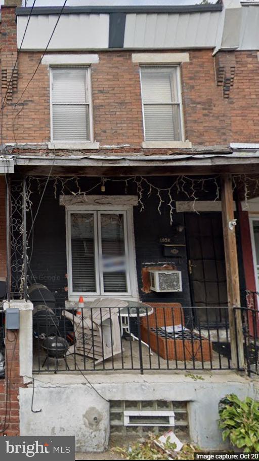 1926 S Croskey St, offers an excellent investment opportunity. This property is currently occupied by
squatters. Located in a desirable South Philadelphia neighborhood, it has great potential for value-add with
the right improvements. Sold as-is.
