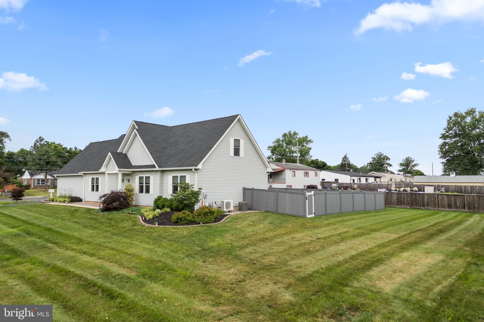 WILLOW FARMS - Residential