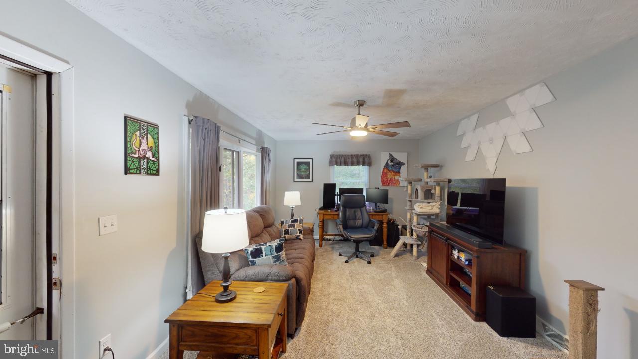 HERSHEY HOLLOW RD - Residential