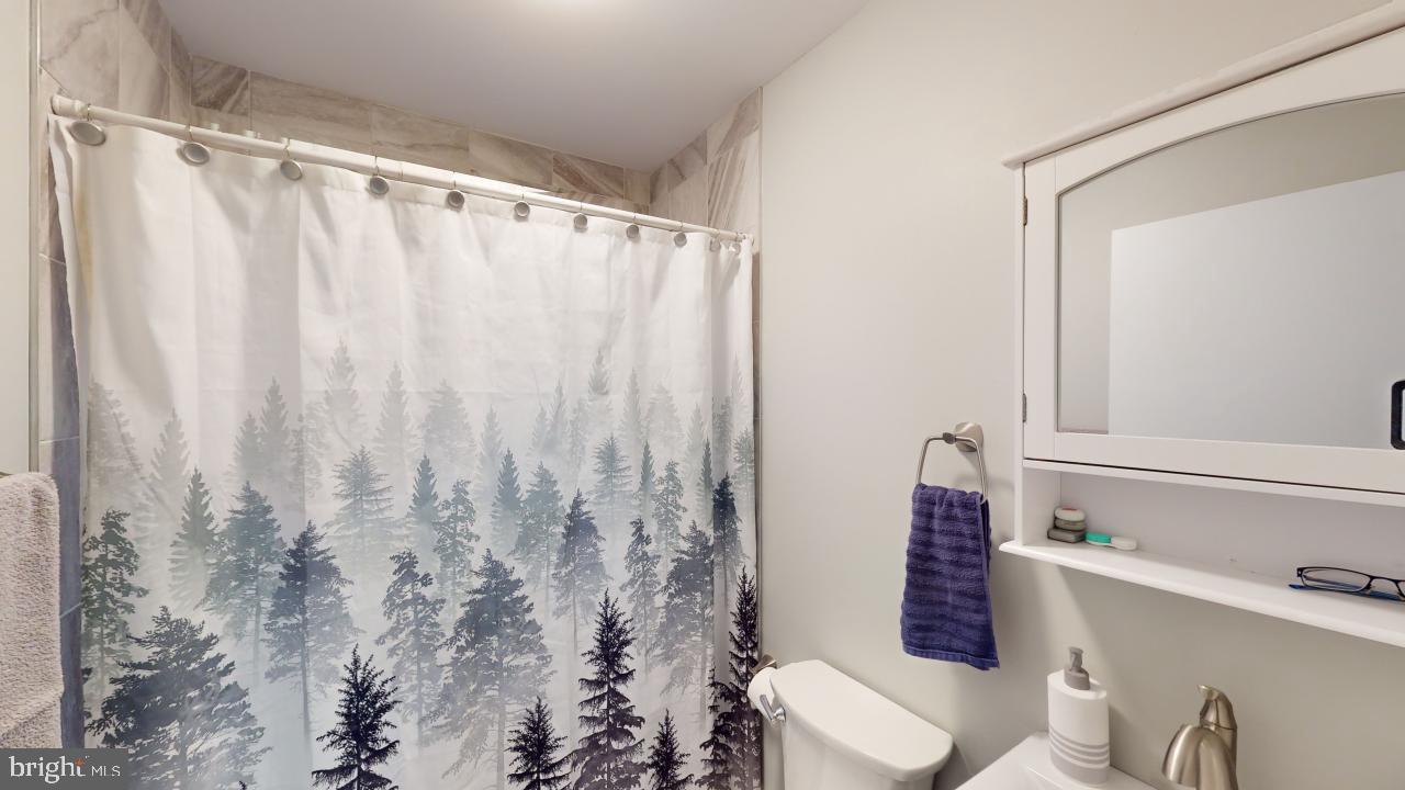 HERSHEY HOLLOW RD - Residential