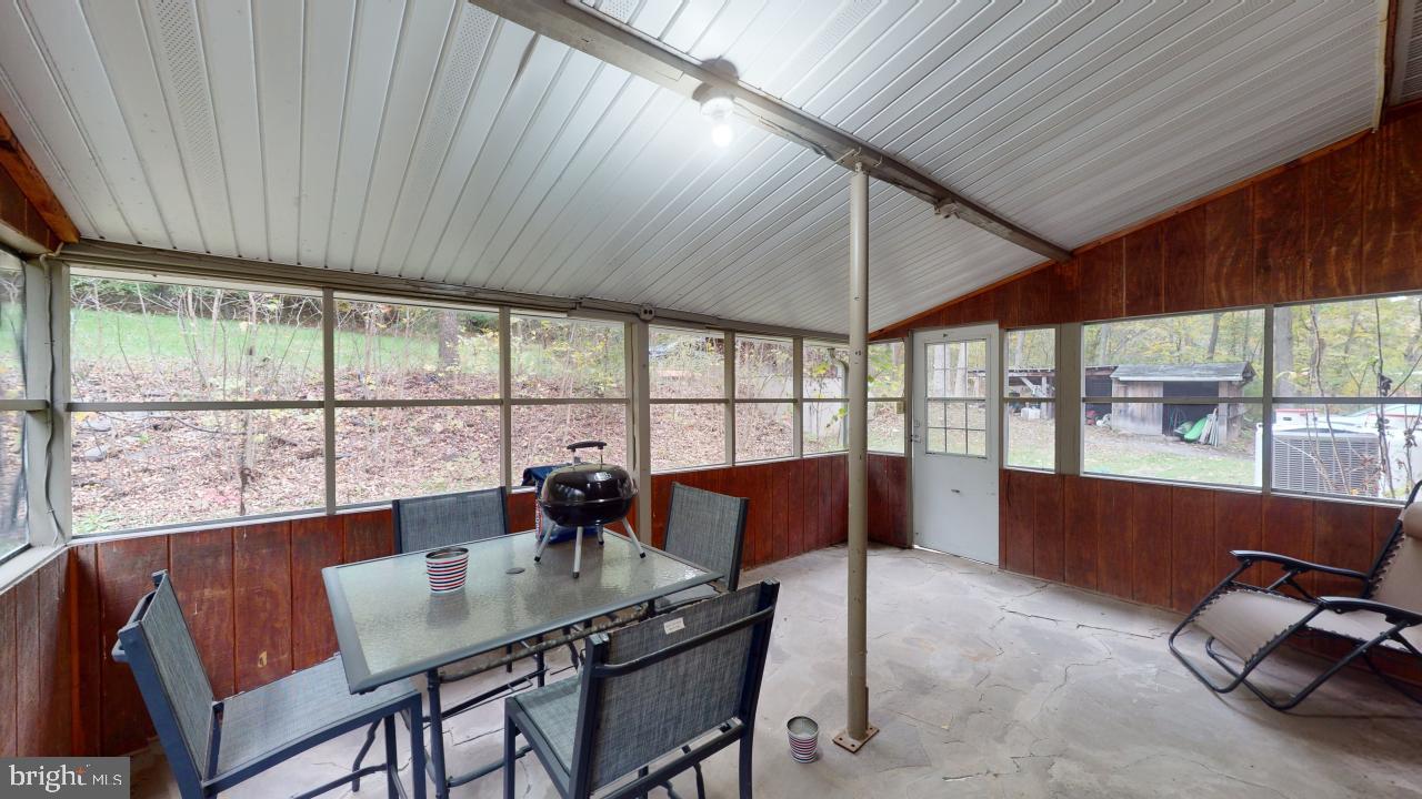 HERSHEY HOLLOW RD - Residential