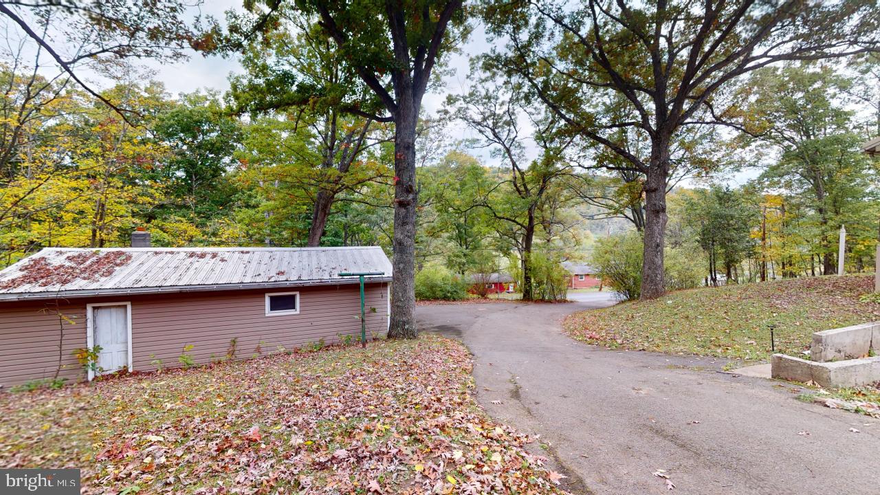 HERSHEY HOLLOW RD - Residential