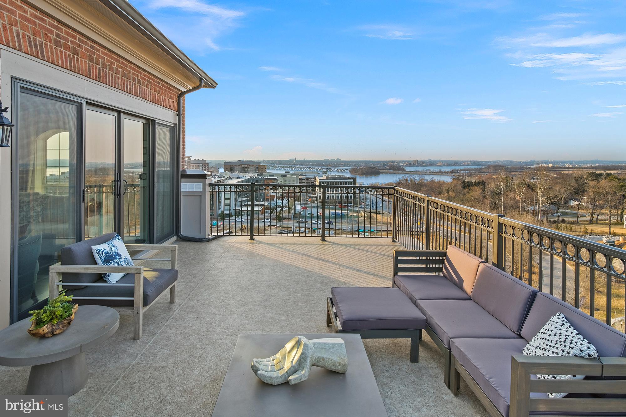 POTOMAC OVERLOOK - Residential