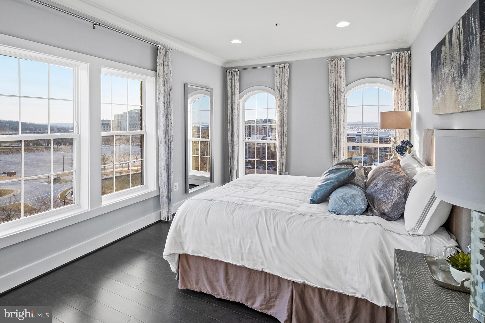 POTOMAC OVERLOOK - Residential