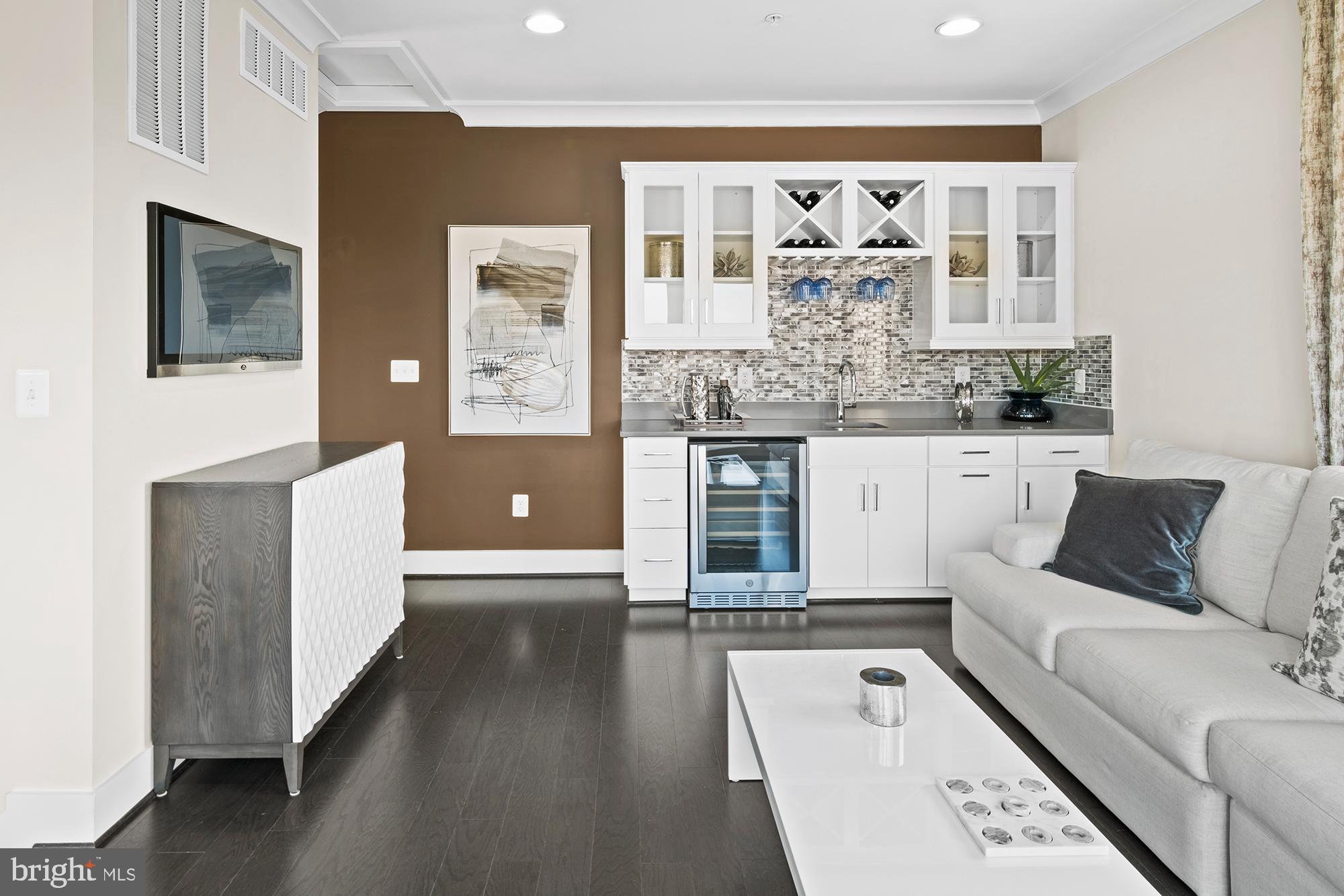 POTOMAC OVERLOOK - Residential