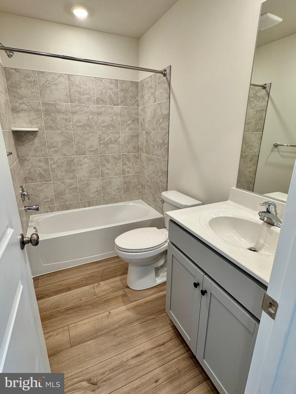 RED CLOVER MEADOWS - Residential Lease