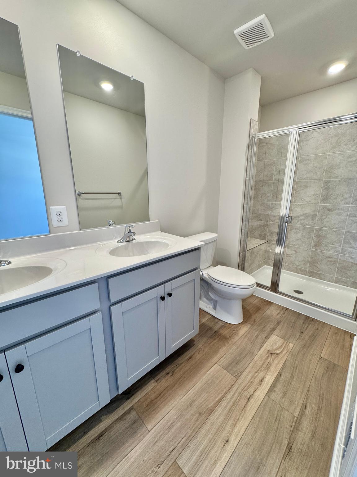 RED CLOVER MEADOWS - Residential Lease