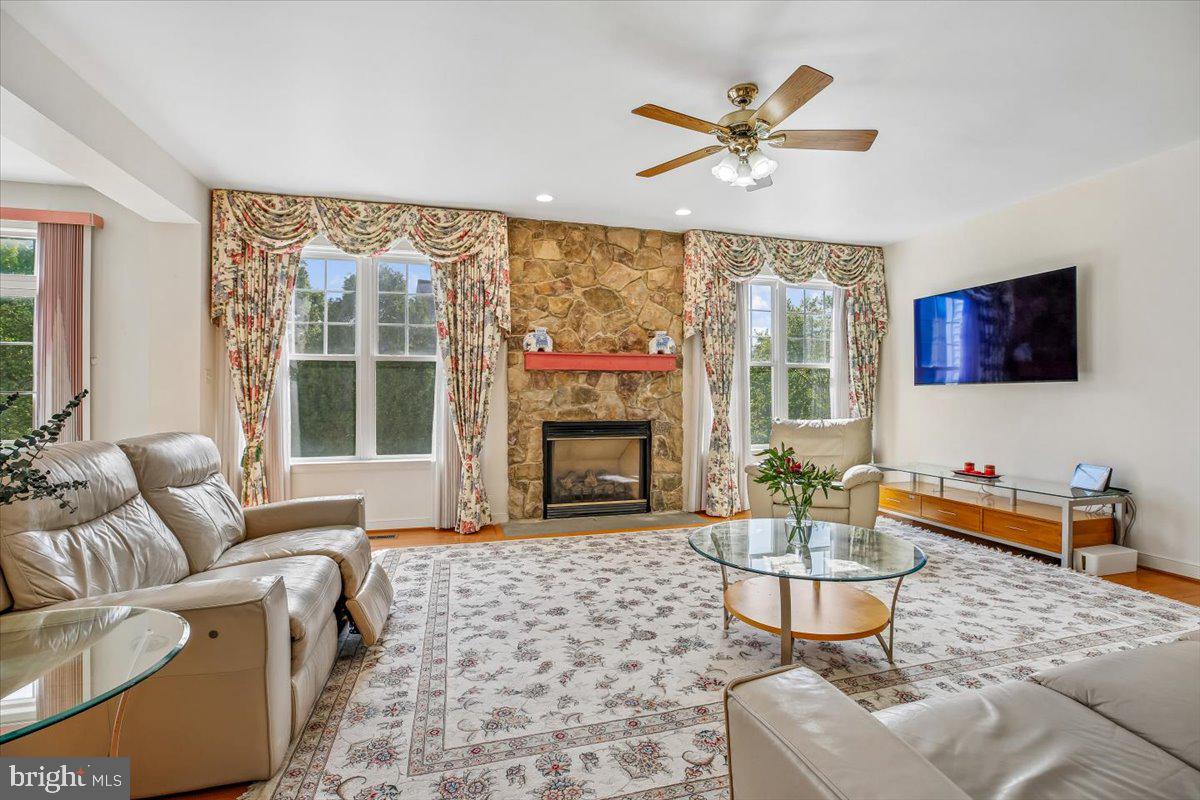 STONEBRIDGE - Residential