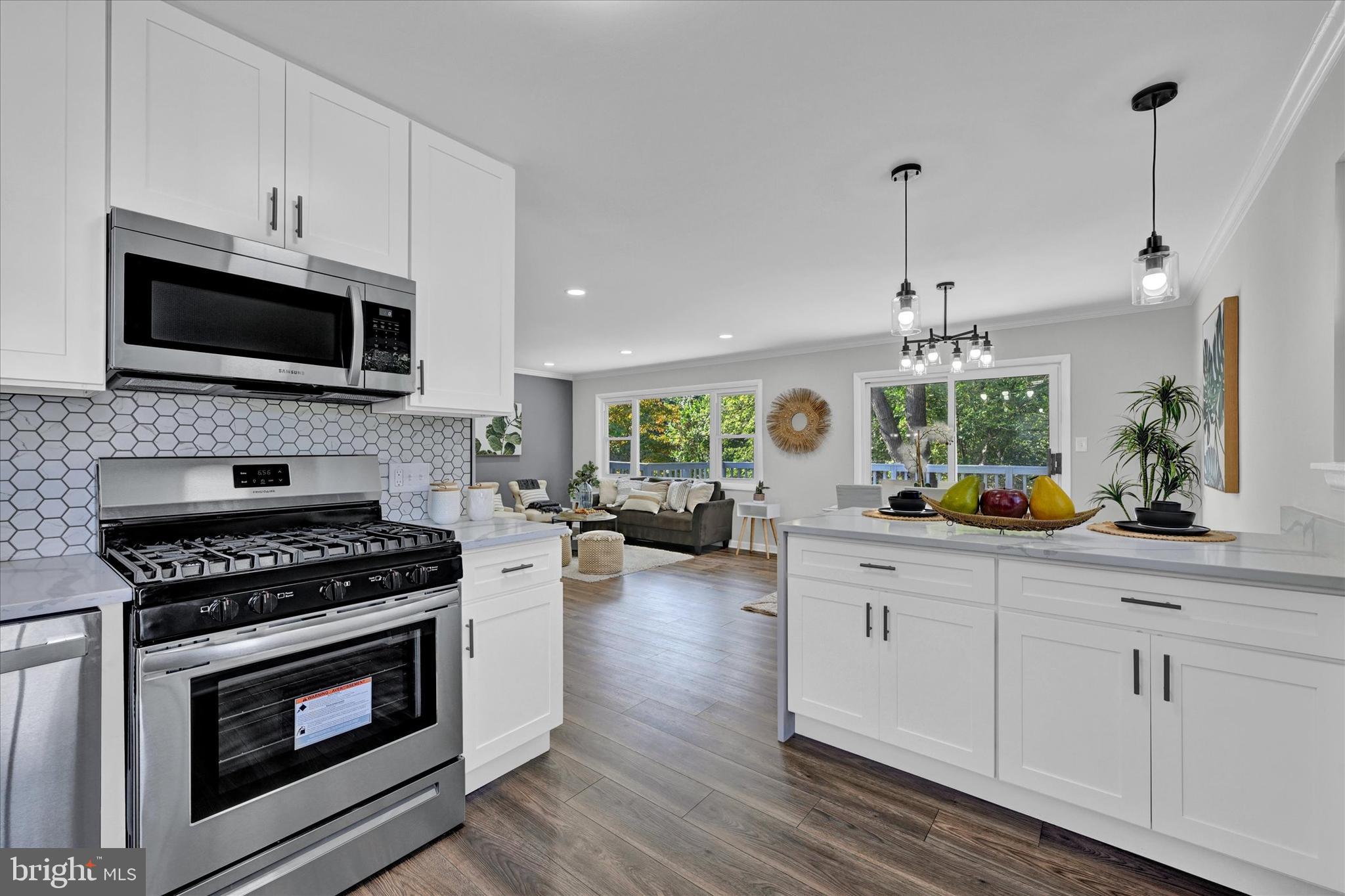 SUBURBIA - Residential