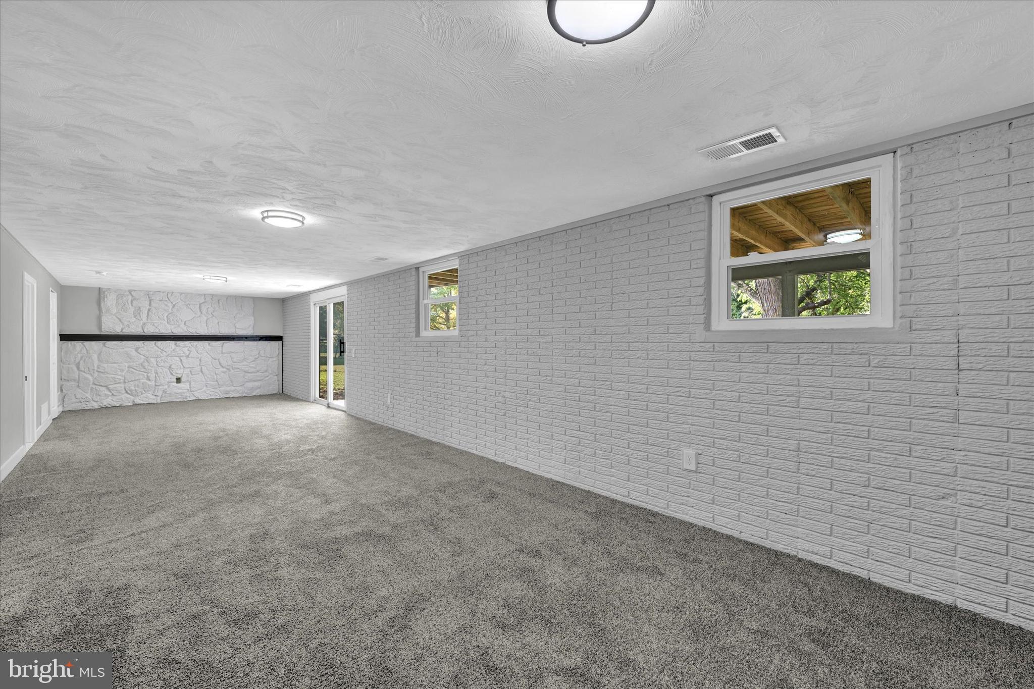 SUBURBIA - Residential