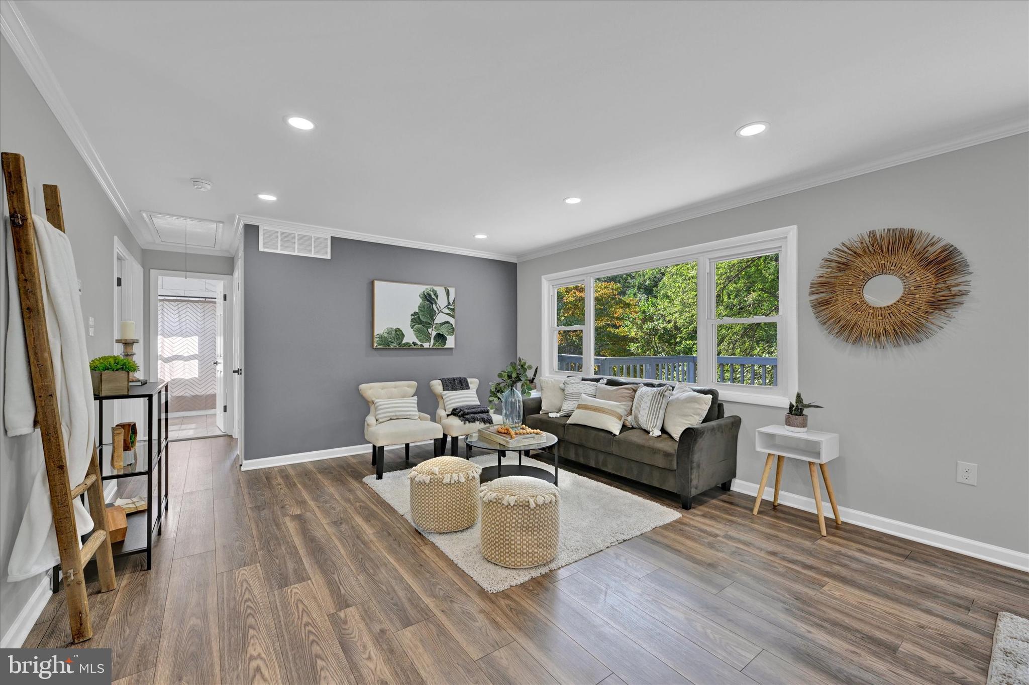 SUBURBIA - Residential