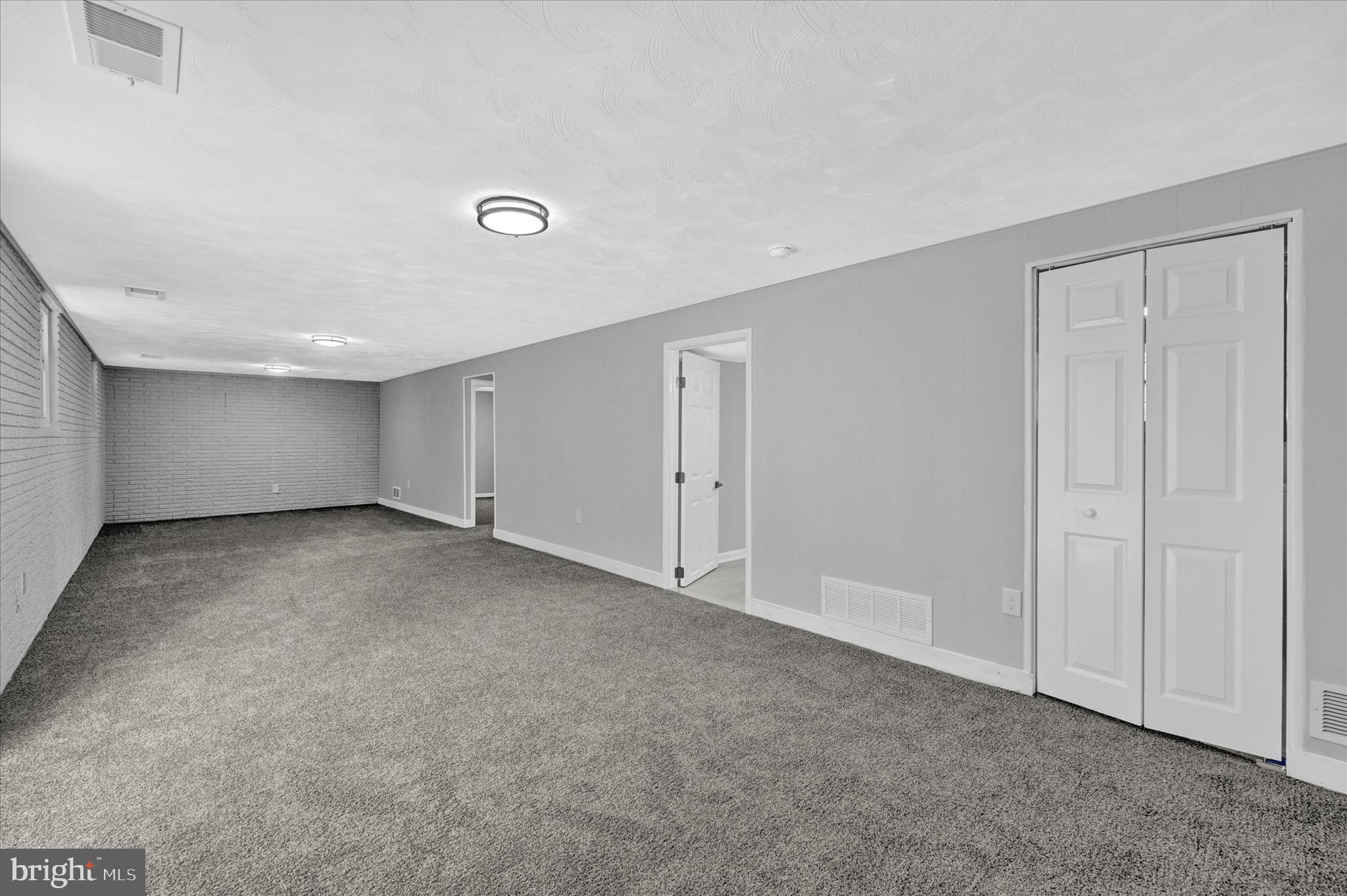 SUBURBIA - Residential