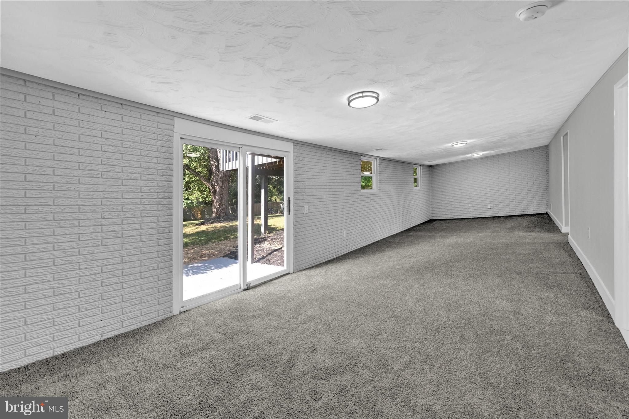 SUBURBIA - Residential