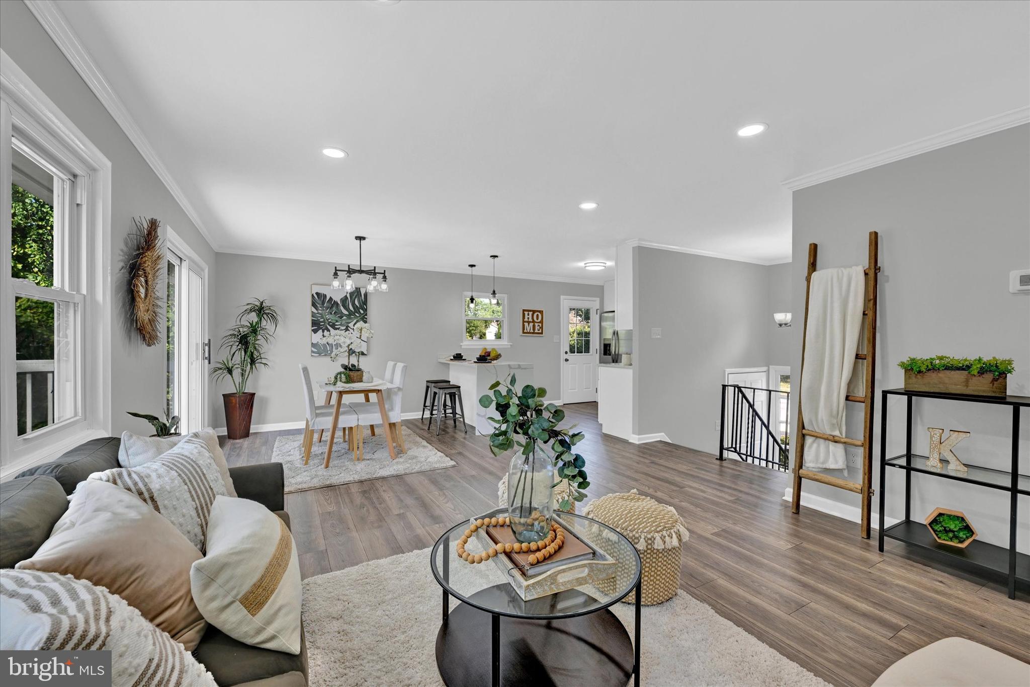 SUBURBIA - Residential